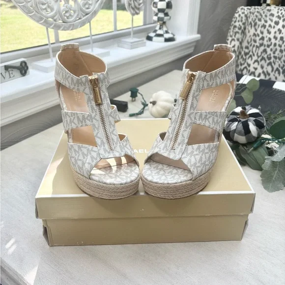 Michael Kors Wedge Sandals💛NWT💛 - Picture 10 of 11